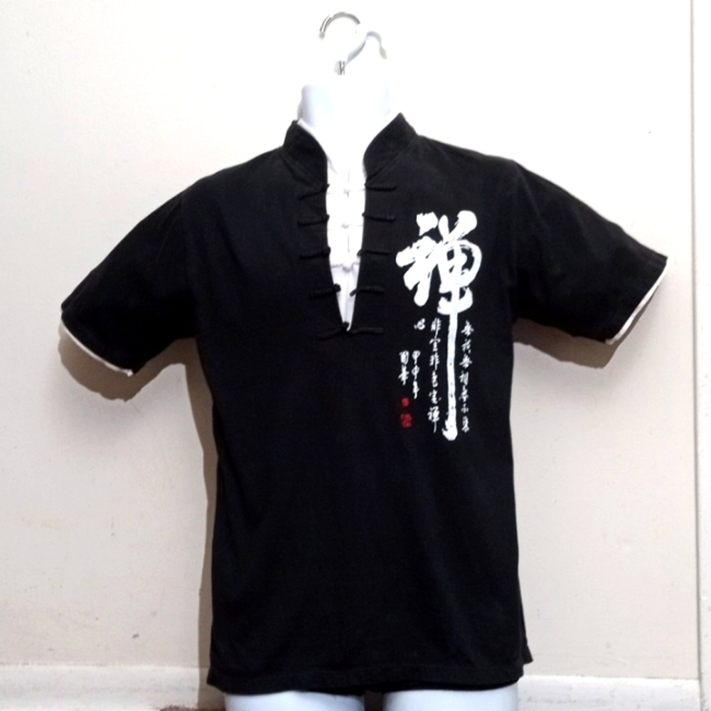 Black T-shirt Oriental style with Chinese characters.